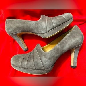 Clark’s women’s suede/leather heels